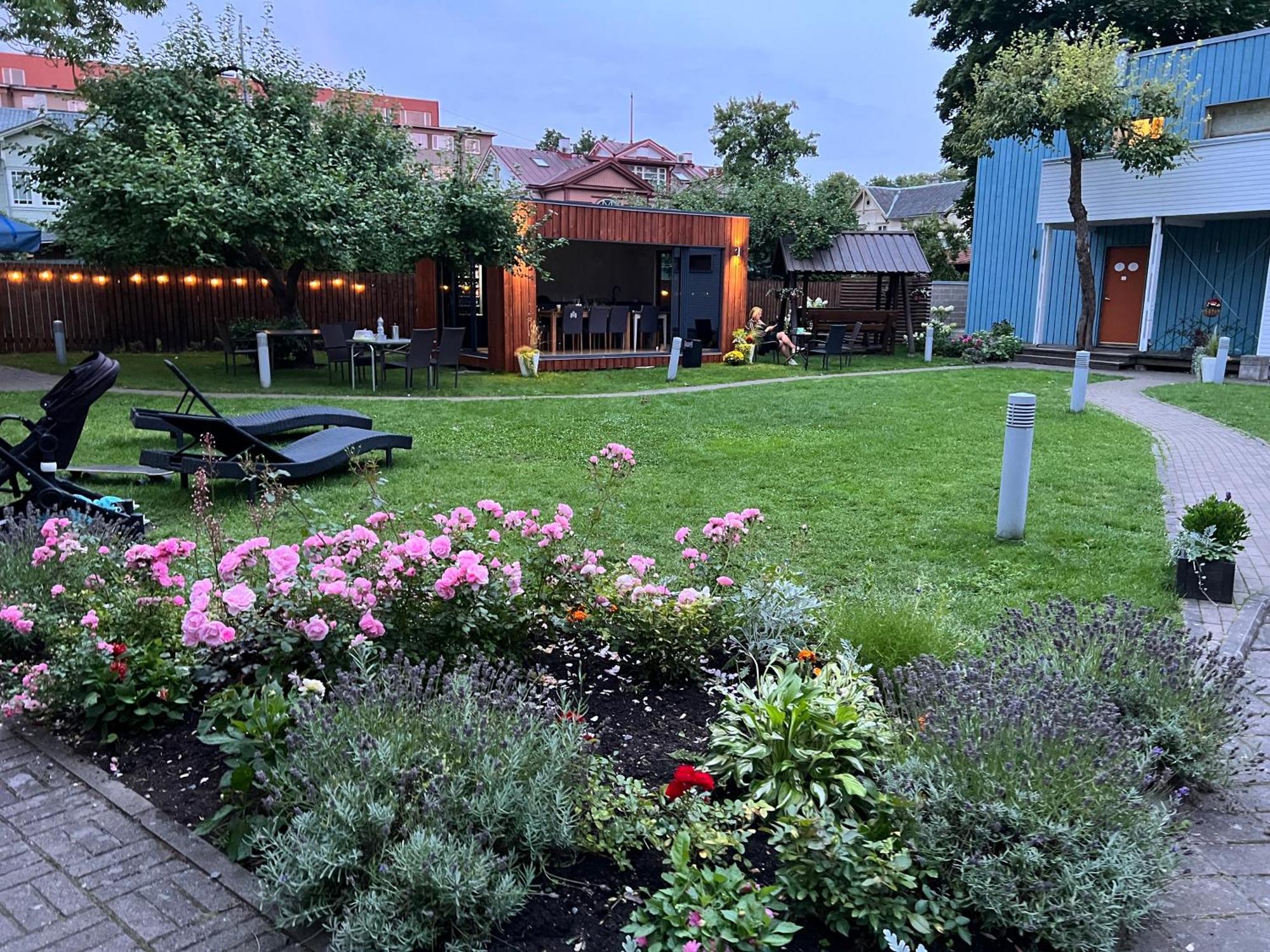 Villa Meri Apartments Pärnu Buitenkant foto