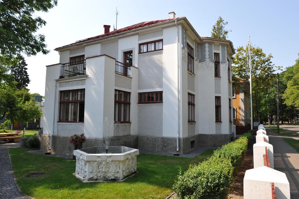 Villa Meri Apartments Pärnu Buitenkant foto